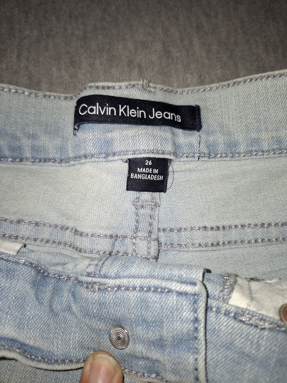 Calvin Klein Women's Size 26 Light Blue Denim Rolled-Hem Shorts - Picture 2 of 6